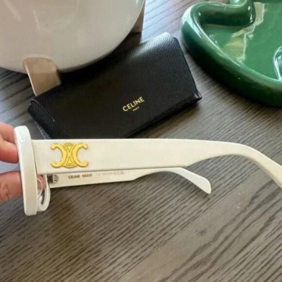 Celine Triomphe CL40194U Sunglasses - Like New with Original Box & Dust Bag - Picture 3 of 9